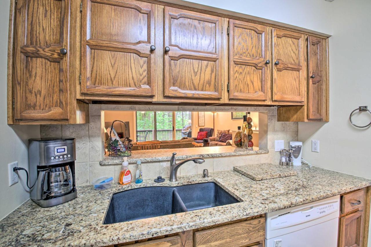 Hot Springs Village Retreat With Deck 3 Mi To Golf! Exterior photo