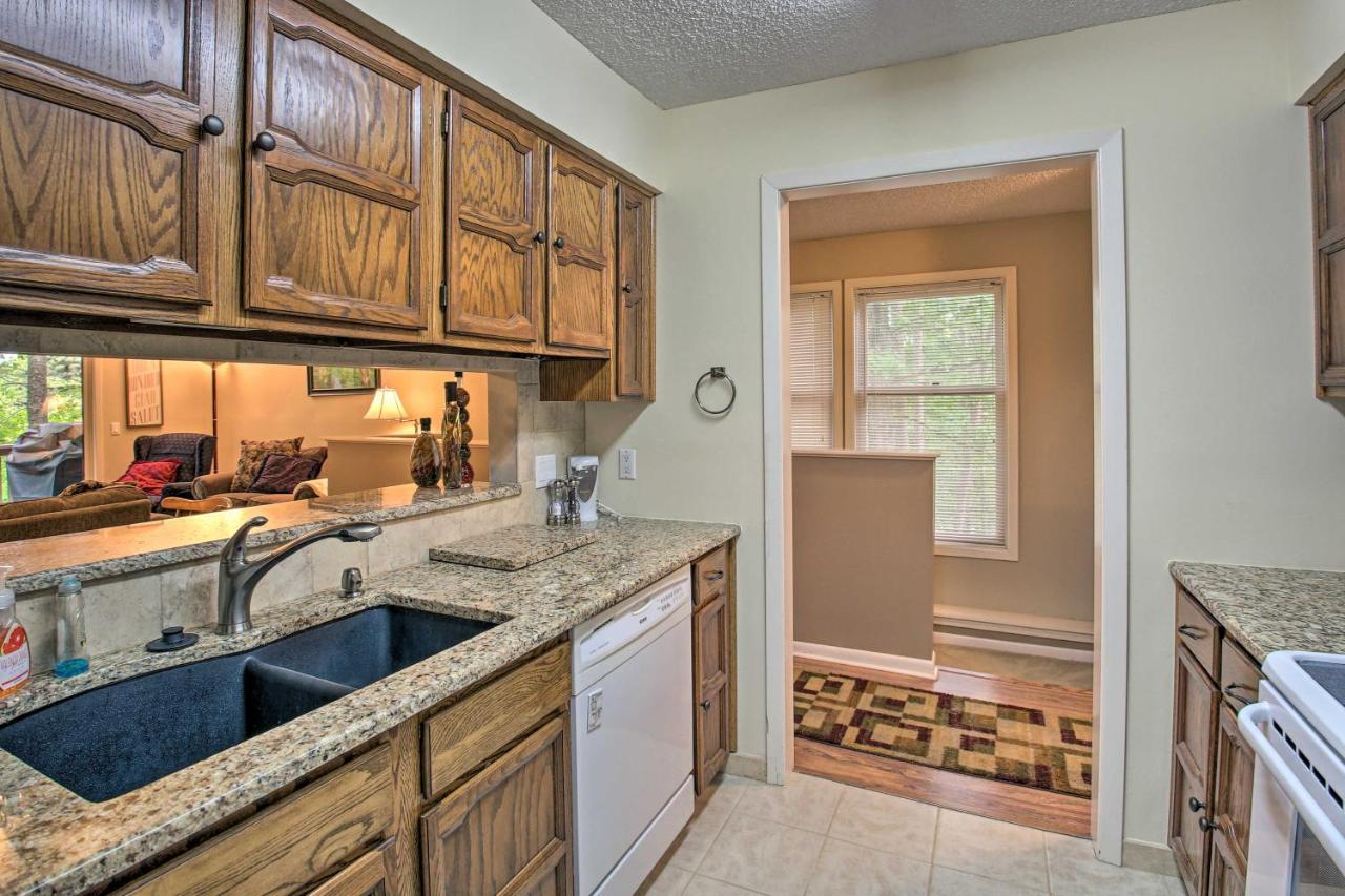 Hot Springs Village Retreat With Deck 3 Mi To Golf! Exterior photo